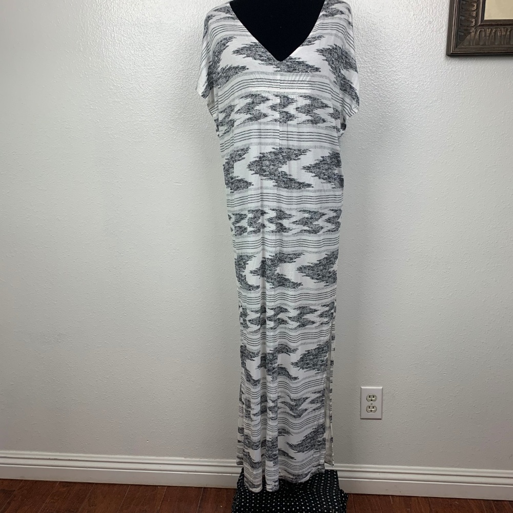 Joie Tribal Knit Maxi Dress Black White V Neck‎